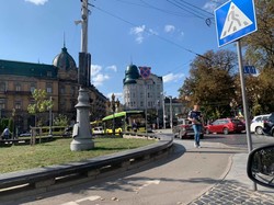 ДТП зупинило рух тролейбусів у центрі Львова