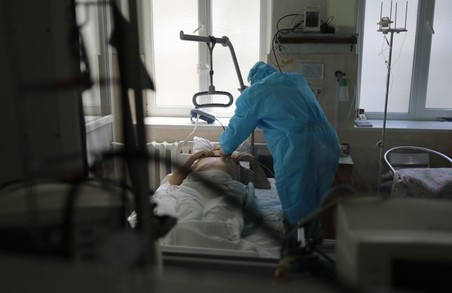 У четвер на Львівщині із приводу підозри на COVID-19 до медиків звернулося 1216 осіб