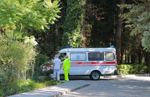У суботу до лікарів із приводу COVID-19 на Львівщині звернулося 107 осіб