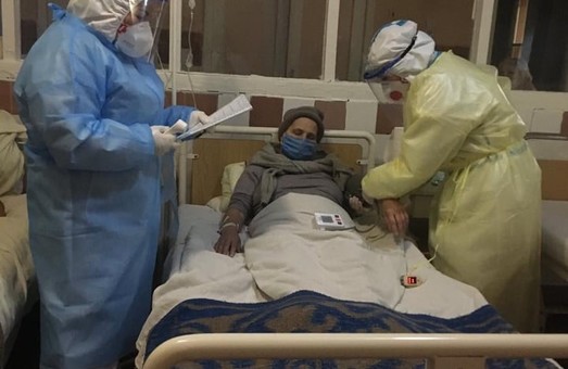 Від COVID-19 у лікарнях Львівщини лікується 1258 пацієнтів