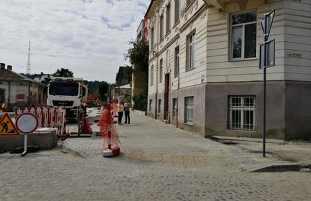 У Львові для руху транспорту перерили перехрестя вулиц Замарстинівської і Сріблистої