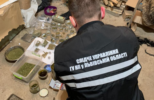 У Львові в закладчика-гуртовика виявили 2 кілограми наркотиків