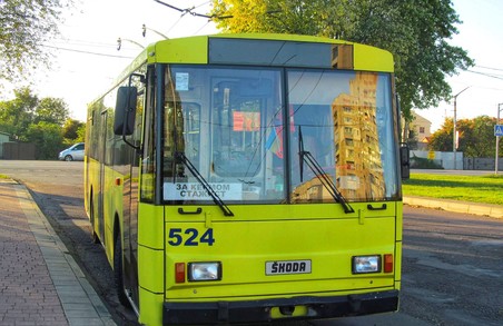 У Львові Андрій Садовий обіцяє містянам тролейбусний маршрут, на якому уже поставили хрест його підлеглі