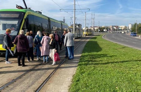 У Львові на Сихові велосипедист потрапив під трамвай