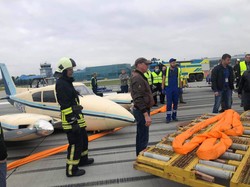 У Львові учора отримав пошкодження приватний літак «РіреrРА-30»