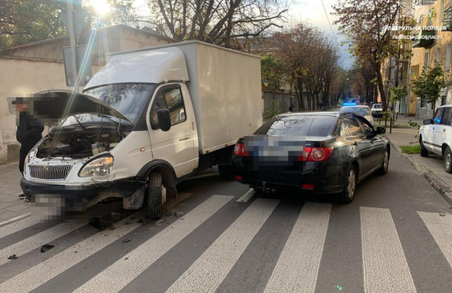 У Львові п’яний водій легковика здійснив зіткнення із вантажною «Газеллю»