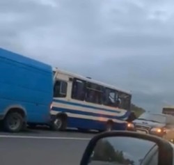 Зранку на трасі біля Львова у ДТП потрапило два рейсових автобуса