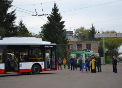 Сьогодні у Луцьку на маршрути № 15 і 15а виходять два новесеньких тролейбуси «Богдан»