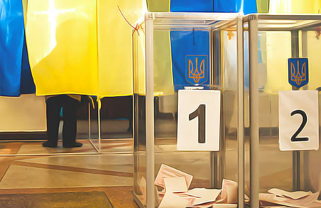 В Україні в день місцевих виборів із дільниць госпіталізували півсотні людей, одна людина померла