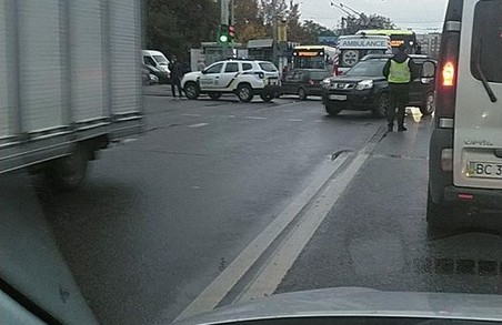 У Львові жінка потрапила під колеса автомобіля