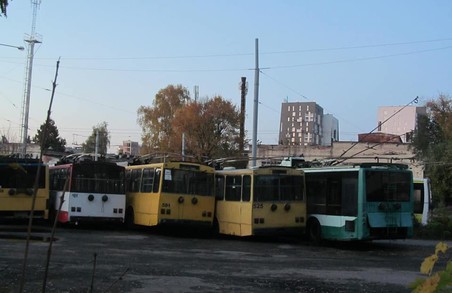 У Львові в час коронавірусного карантину в тролейбусному депо «Львівелектротрансу» простоює електротранспорт