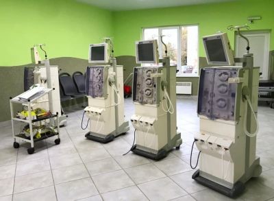 Львівська лікарня отримала чотири апарати для діалізу