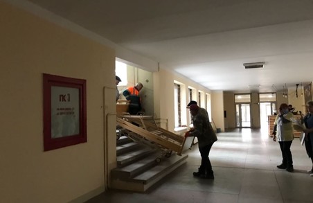 У Львові в «лікарні на Топольній» розгорнуть іще 350 ліжкомісць для недужих на COVID-19