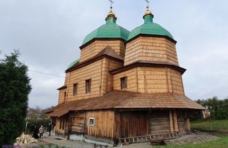 У Львовській області повертають історичний вигляд 250-річній унікальній церкві
