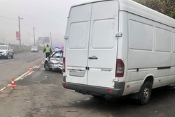 У Львові легковик «Skoda» врізався у вантажний мікроавтобус «Sprinter»
