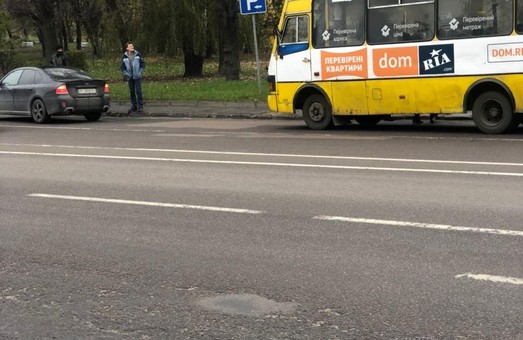 У Львові рейсовий автобус потрапив у ДТП