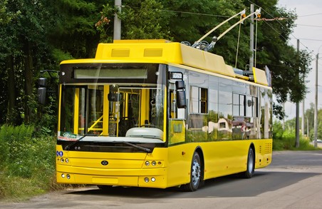Іще п’ять тролейбусів, зроблених у Луцьку, поїхали до Полтави