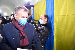 Олег Синютка голосує