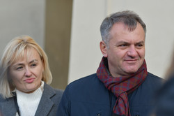 Олег Синютка з дружиною