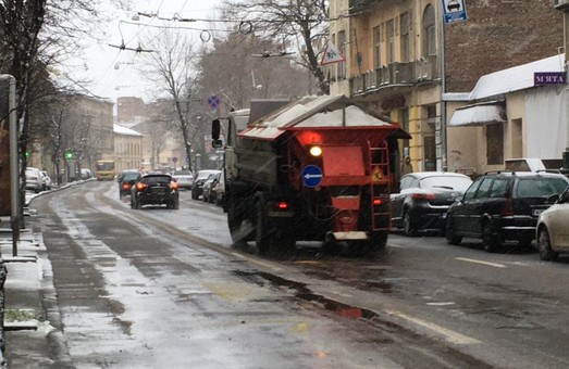 У Садового розповіли, як боролися зі снігом у Львові