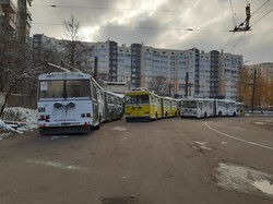 У Львові п’ять найбільших тролейбусів стоять нерухомо в депо