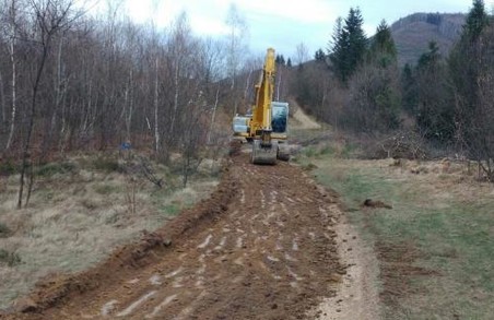 У Сколівському районі на Львівщині ремонтують дорогу до водоспаду Гуркало