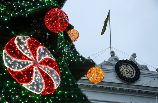 В Одесі новорічну ялинку відкривали під «російський шансон» (ВІДЕО)