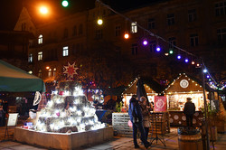 Казкові знимки передноворічного Львова: як прикрасили місто (ФОТО)