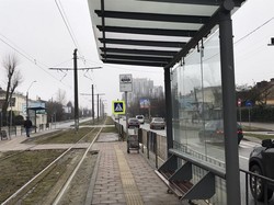 У Львові вздовж трамвайної лінії «трійки» облаштували трамвайні зупинки (ФОТО)
