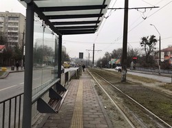 У Львові вздовж трамвайної лінії «трійки» облаштували трамвайні зупинки (ФОТО)