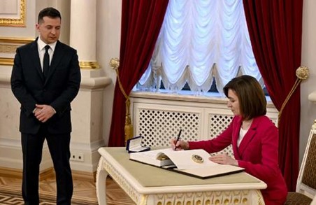 Президентка Молдови ненав'язливо присоромила Зеленського за його «локдаун» в Буковелі
