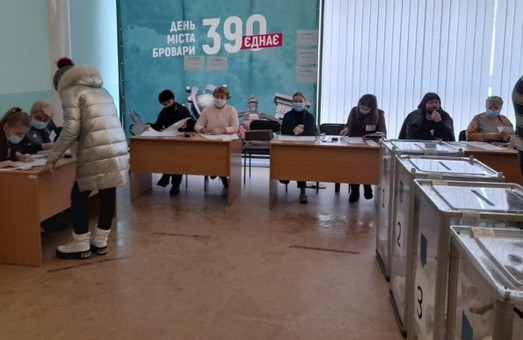 В Україні у трьох містах проходять вибори міських голів