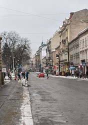 У Львові попри локдаун і карантин і далі діє прокат машинок біля Опери