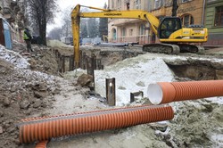 У Львові триває реконструкція вулиці Степана Бандери – замінюють водогін та каналізаційний колектор (ФОТО_