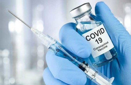 Шмигаль запевняє, що Україна отримає першу партію вакцини від COVID-19 уже скоро