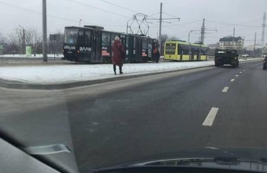 У Львові сьогодні зранку зупинилися трамваї на Сихові