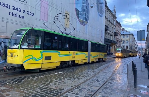 У центрі Львова зранку зупинився рух трамваїв