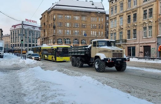 У Львові сьогодні зранку комунальний автобус МАЗ 203 зупинив рух трамваїв на вулиці Городоцькій