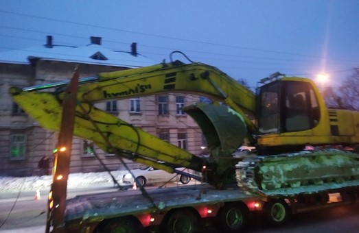 У Львові на вулиці Кульпарківській вантажівка пошкодила контактну мережу тролейбуса