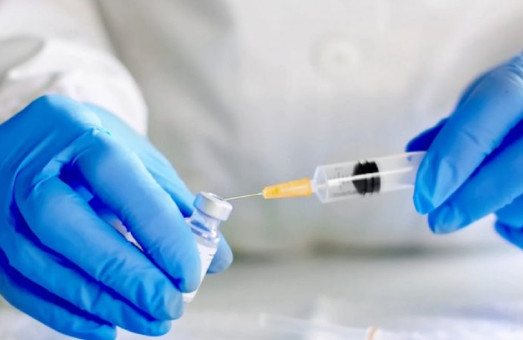 В Україні подали на реєстрацію вакцину «AstraZeneca» від COVID-19