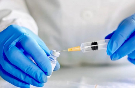 В Україні подали на реєстрацію вакцину «AstraZeneca» від COVID-19