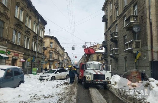 У Львові через обірваний кабель перекрили рух на вулиці Куліша