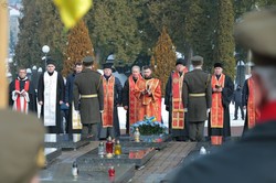 У Львові на Личаківському цвинтарі вшанували пам’ять Героїв Небесної Сотні
