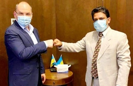 Максим Степанов запевняє – вакцина «AstraZeneca» днями уже буде в Україні