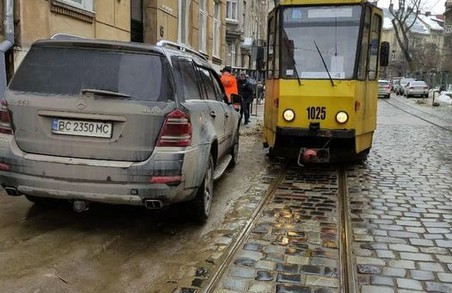 У Львові призупинився рух трамваї 4-го і 9-го маршрутів