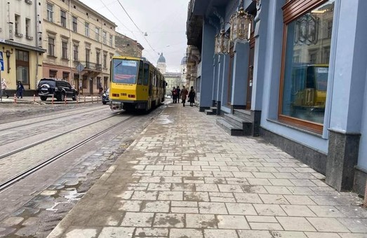 У Львові зранку призупинився рух трамваїв на двох маршрутах