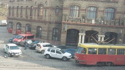 У Львові через ДТП із автомобілем таксі на Підвальній зупинилися трамваї
