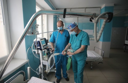 Андрій Садовий шукає медиків для нових «ковідних» ліжок у лікарнях