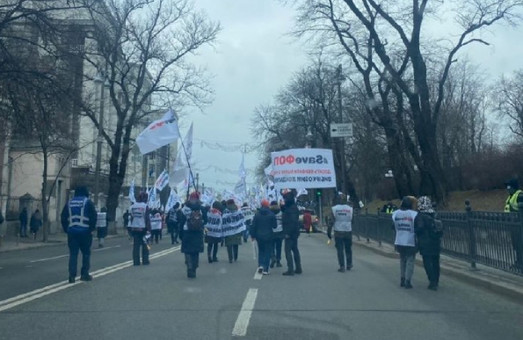 У Києві на вулиці Грушевського триває акція протесту підприємців