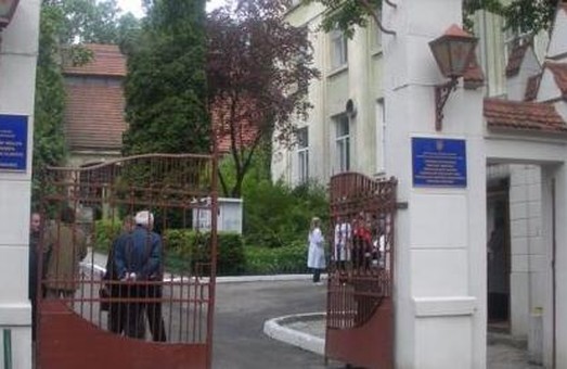 У Львівській обласній інфекційній лікарні немає місць для «ковідних» пацієнтів